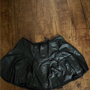 Wild Fable Black Mini Bubble Skorts